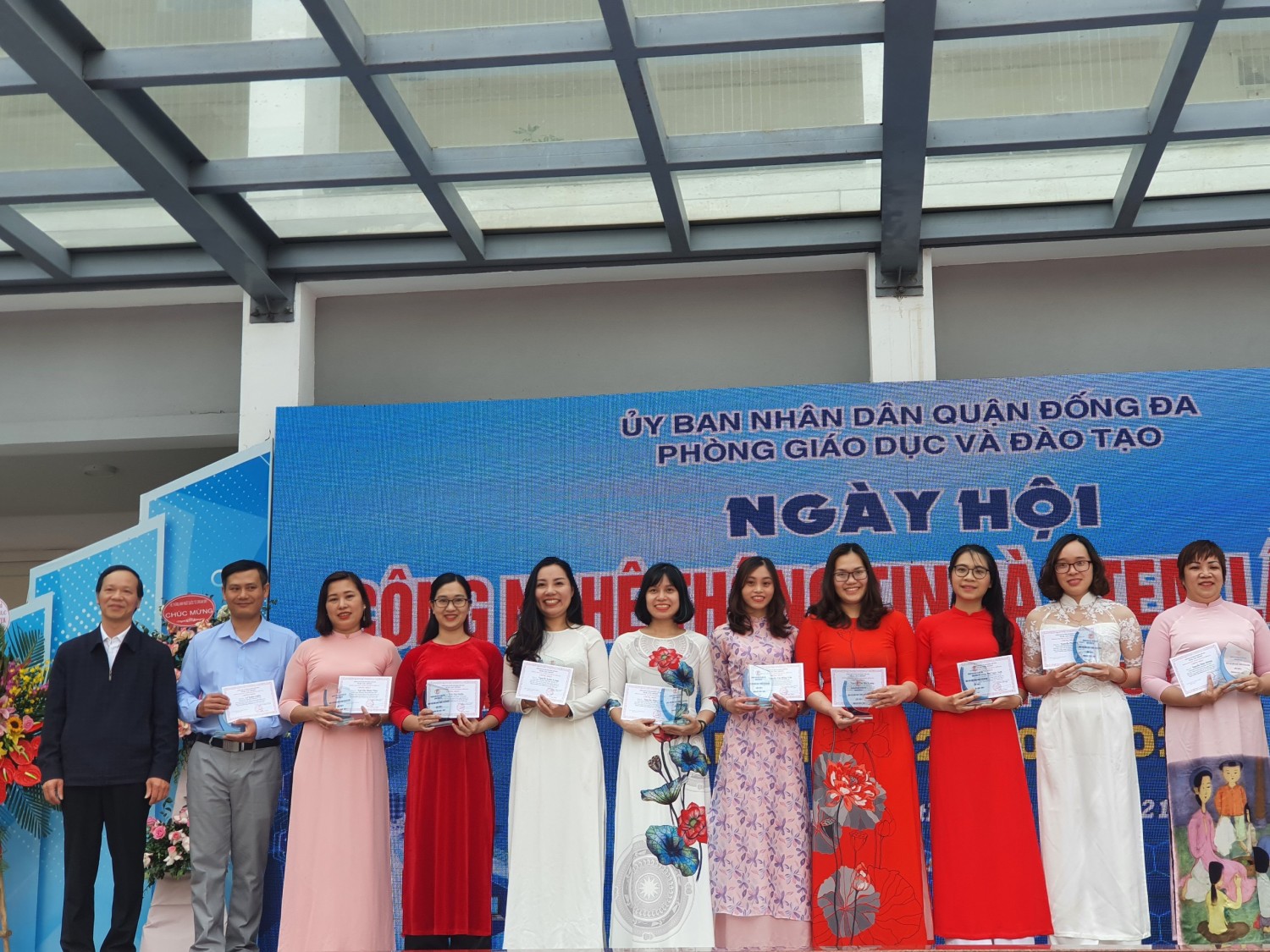 Chúc mừng Cô giáo Phan Thị Thu Dung và thầy giáo Lê Xuân Chiến đã đạt giải nhất kì thi thiết kế bài giản Elearning