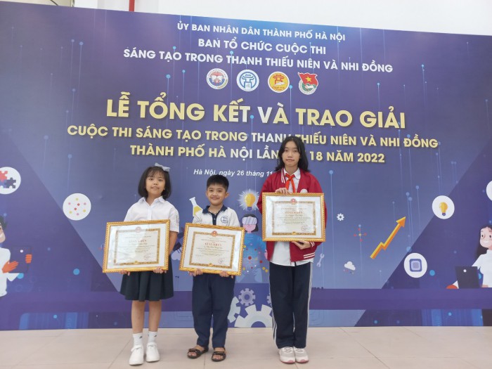 Chúc mừng em Nguyễn Tú Anh HS lớp 7N đã đạt Giải Nhất cấp Quốc gia