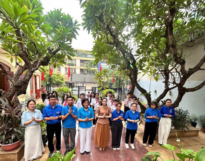 ĐỜI ĐỜI GHI NHỚ ƠN CÁC ANH HÙNG LIỆT SĨ
