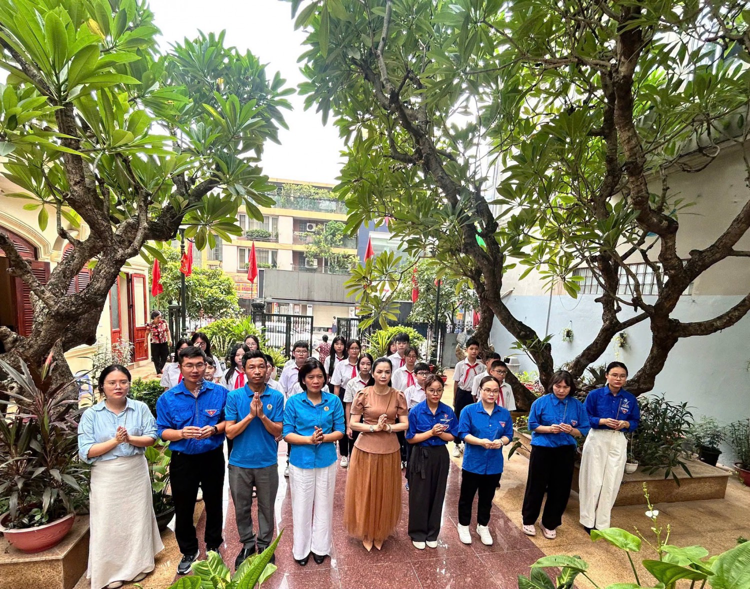 ĐỜI ĐỜI GHI NHỚ ƠN CÁC ANH HÙNG LIỆT SĨ